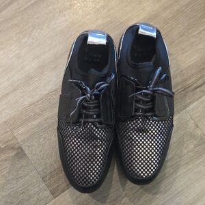 Like New Stylish Black Mesh Women's Shoes